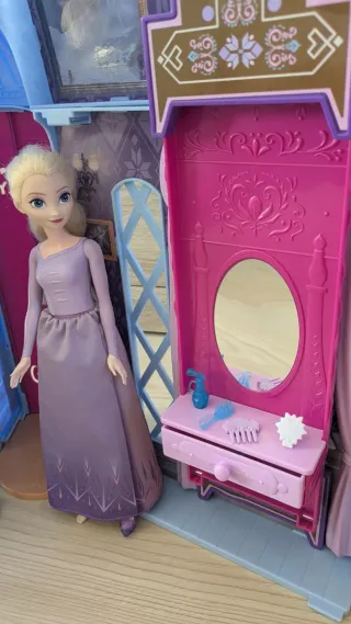 Castillo de Elsa y Muñecas Ana y Elsa