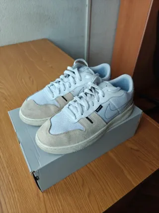 Zapatillas Nike Squash Type Beige/Blanco