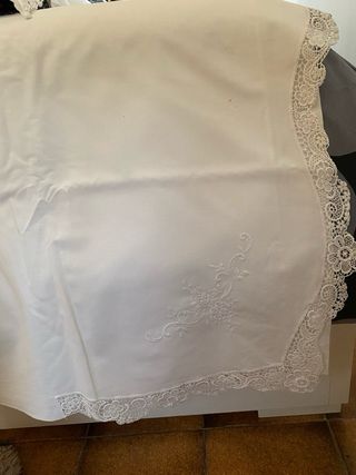 Lenzuolo matrimoniale con pizzo Bassetti