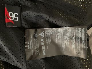 Jaqueta moto Dainese per a tot l’any + proteccions