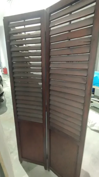 Biombo madera oscura