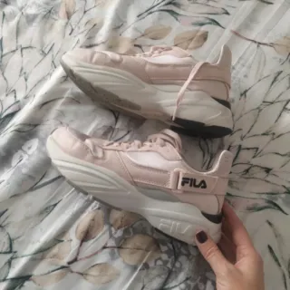 Deportivas Fila Mujer Rosa y Blancas.
