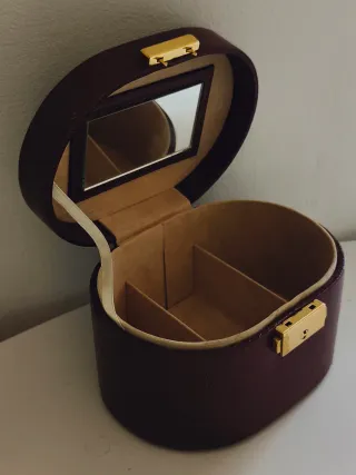 Portagioie vintage con specchio