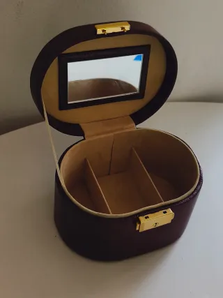 Portagioie vintage con specchio