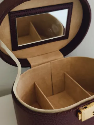 Portagioie vintage con specchio