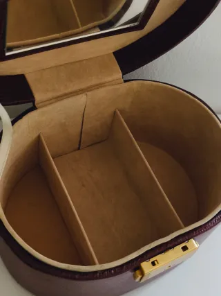 Portagioie vintage con specchio