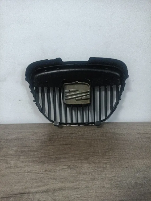 Calandra Seat Córdoba Ibiza 2006