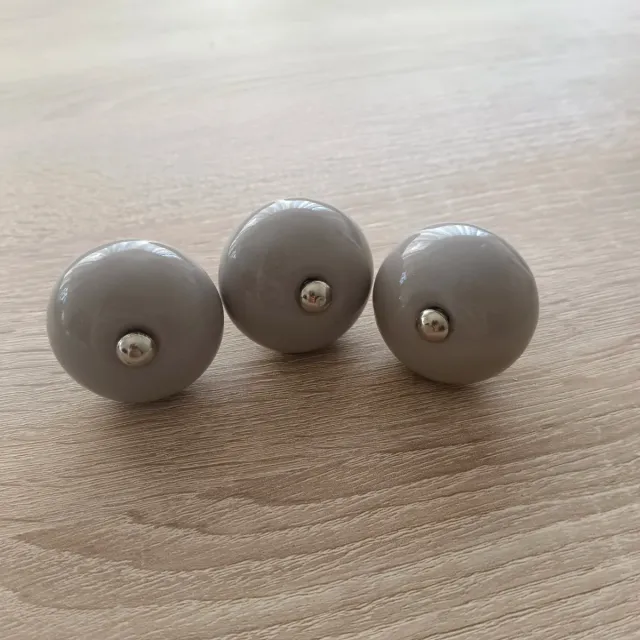 Lote 3 tiradores cerámicos grises