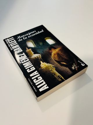 Mensajeros en la oscuridad - Alicia Giménez B.