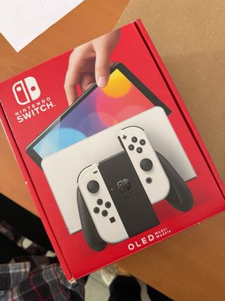 Nintendo switch OLED + 3juegos y 2 mandos Joy-cons