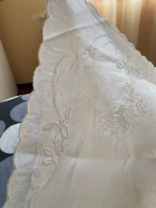 Centrotavola Lino Ricamato Beige Bianco