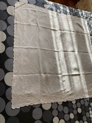 Centrotavola Lino Ricamato Beige Bianco
