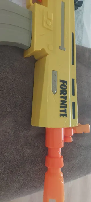 Pistola Nerf Fortnite Amarilla