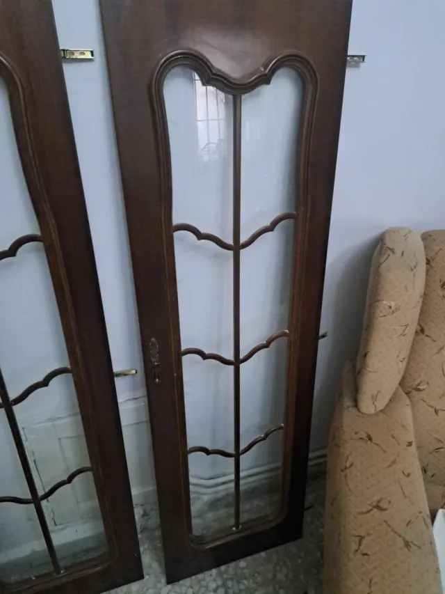 Elegantes puertas vitrina de estilo vintage