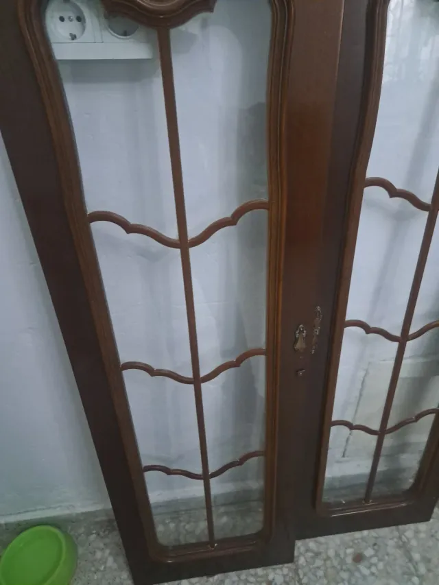 Elegantes puertas vitrina de estilo vintage