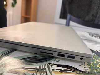 Ordenador portátil Bvate Plata.