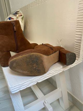 Botines marrones con plataforma y tacón