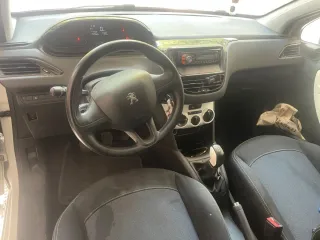 Peugeot 208 2013