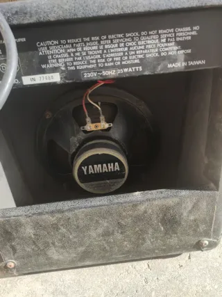 Amplificador Guitarra Yamaha Negro