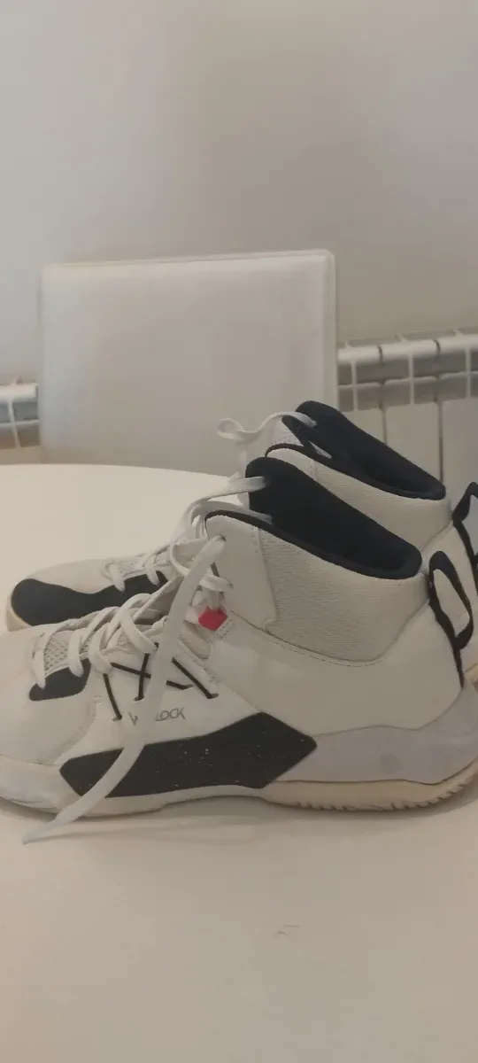 Zapatillas Tarmak Hombre Blancas y Negras