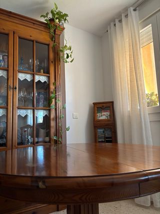 Mesa de salón extensible de madera