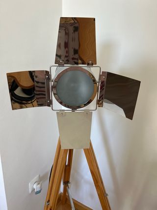 Lámpara Trípode Decorativa Madera y Metal