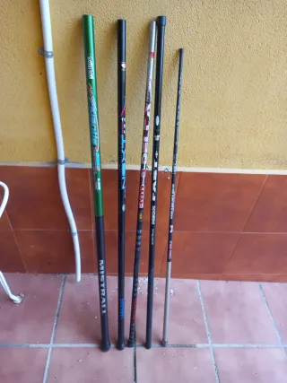Lote de cañas de pesca para minitalla.