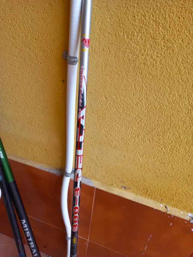 Lote de cañas de pesca para minitalla.