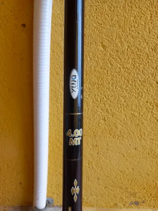 Lote de cañas de pesca para minitalla.