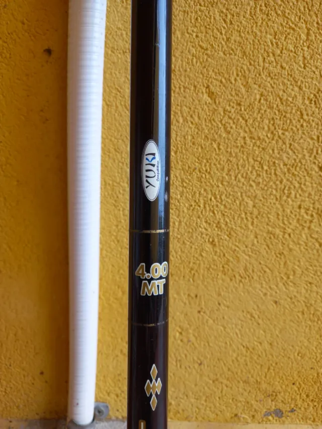 Lote de cañas de pesca para minitalla.