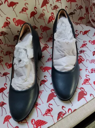 Zapato tacón vestir Clarks mujer beige