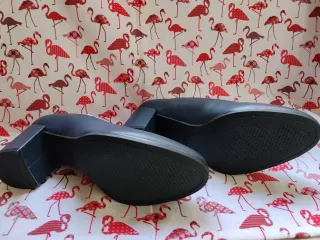 Zapato tacón vestir Clarks mujer beige