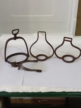Estribos y espuela antiguos