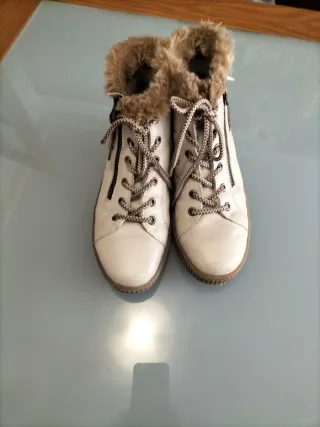 Botas marca Remonte con pelo interior talla 39