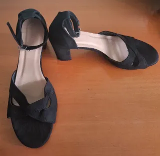 Sandalias de tacón negras
