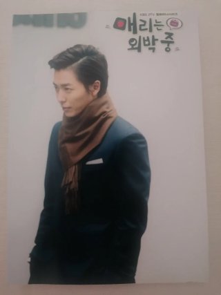 Lote 2 Chapas y 4 Postales K-Pop y K-Drama