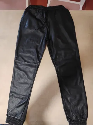 Pantalones efecto piel 12/13 años