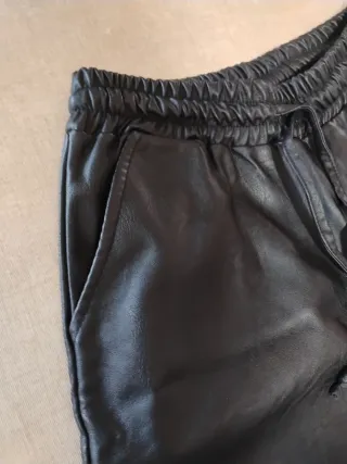 Pantalones efecto piel 12/13 años