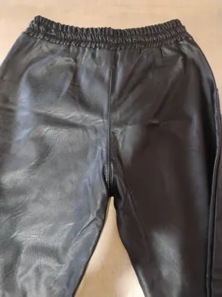 Pantalones efecto piel 12/13 años