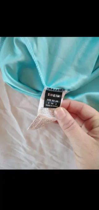 Vestido moderno estilo deportivo