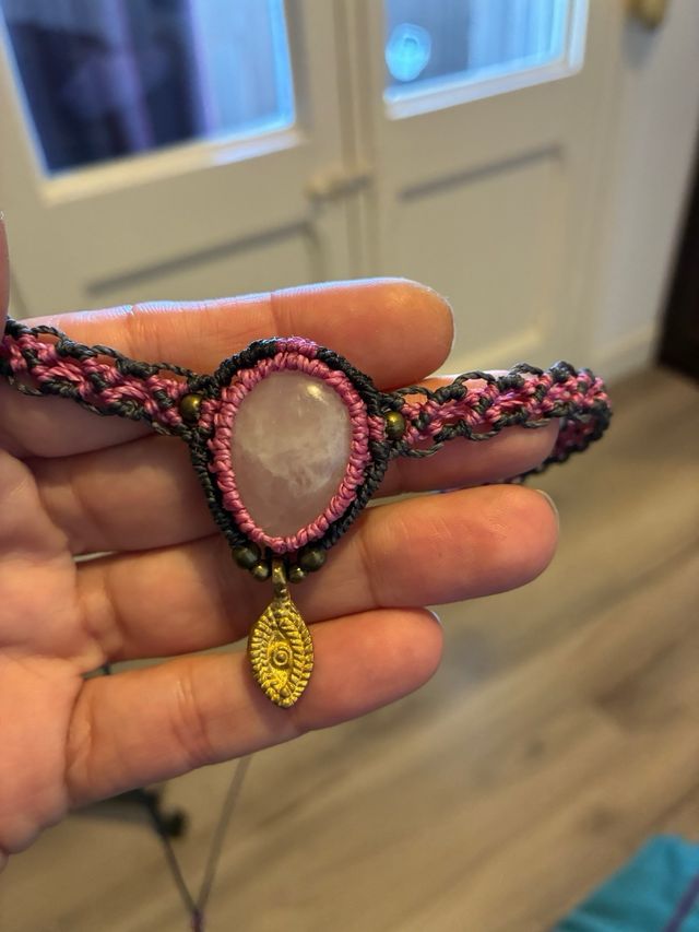 Gargantilla macramé piedra rosa