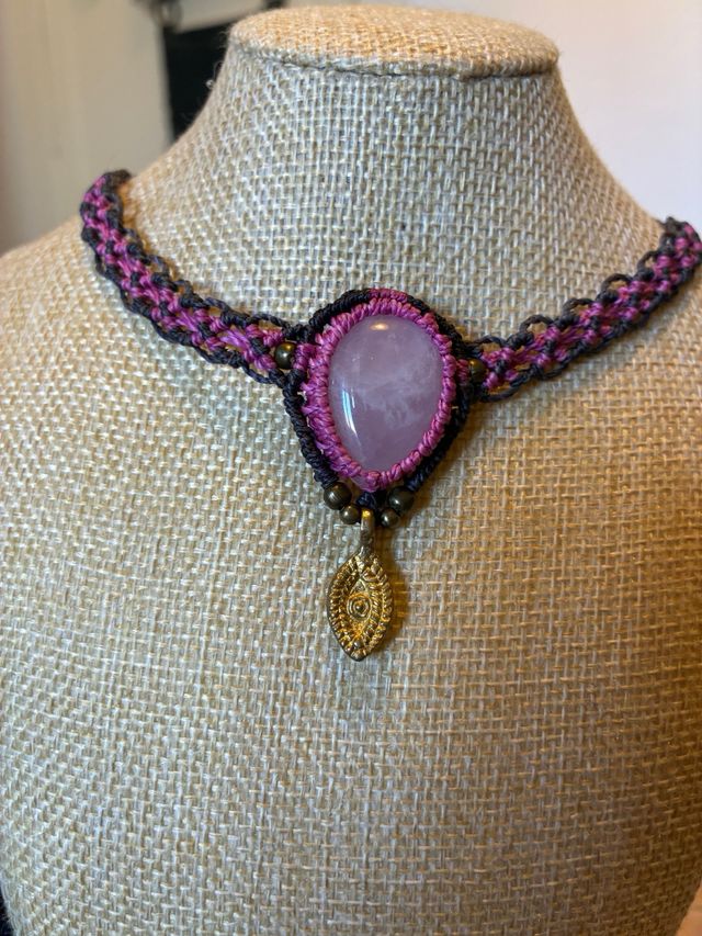 Gargantilla macramé piedra rosa