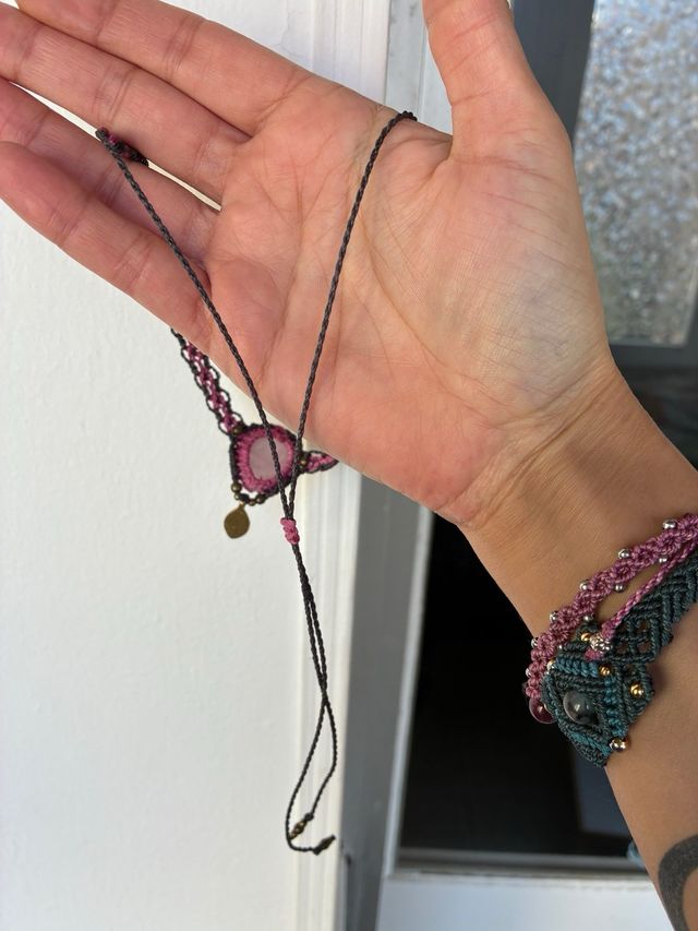 Gargantilla macramé piedra rosa