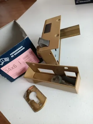 Cerradura seguridad JIS izquierda