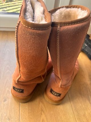 Botas de borrego naranjas