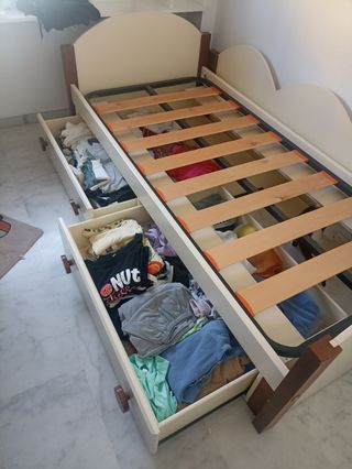 Cama madera maciza beige/marrón