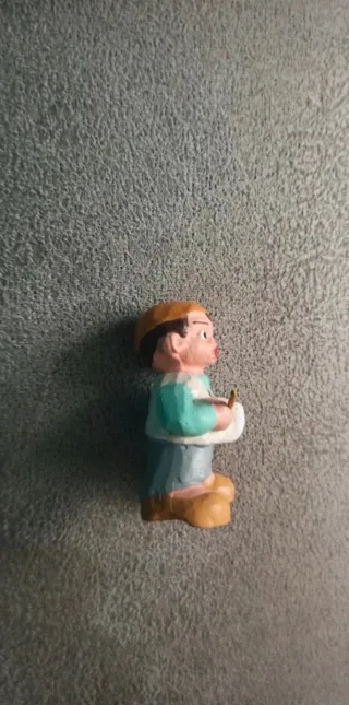 Figurita Belén niño con tambor
