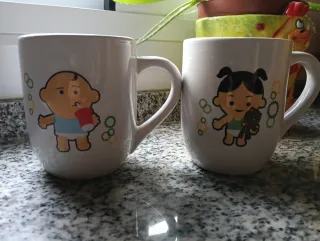 Dos tazas infantiles sin estrenar.