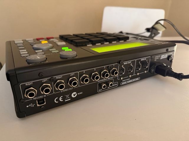 AKAI MPC1000 JJOS1 (5.00)
