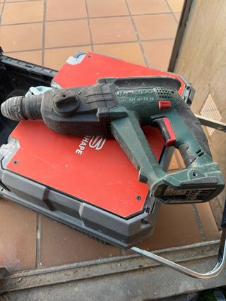 Taladro Percutor Metabo con Baterías